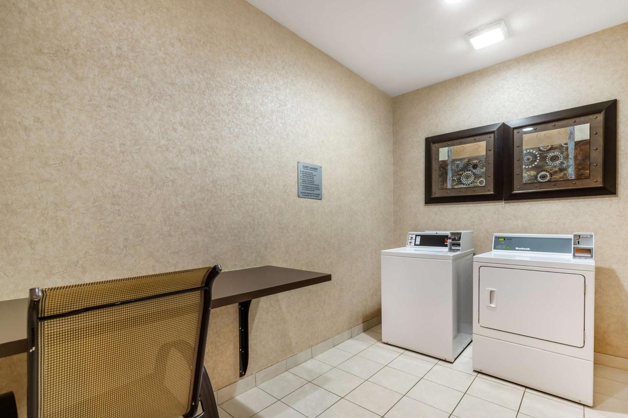 Best Western Plus Lytle Inn And Suites Eksteriør bilde